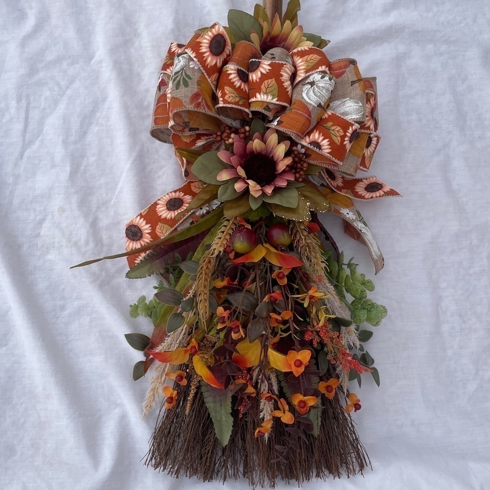 HANDMADE Cinnamon scented broomstick wreath/door hanger fall/halloween decor